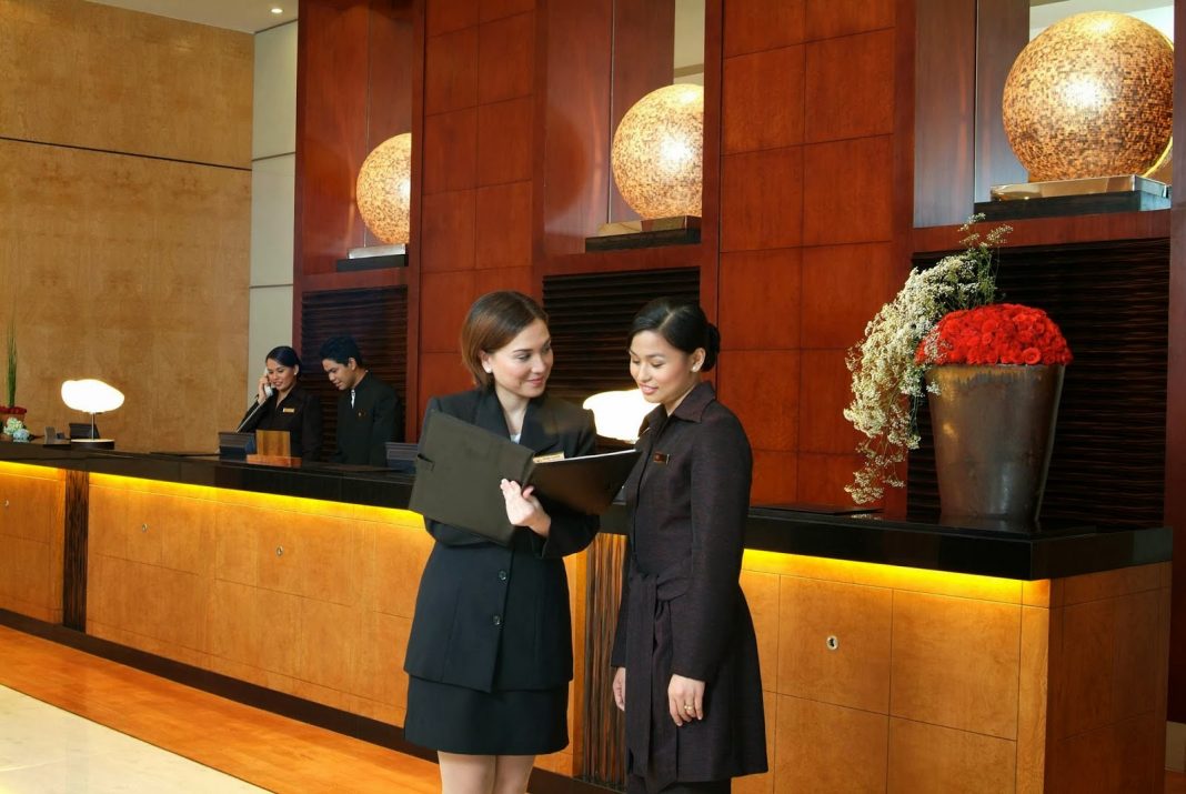 mô tả công việc lễ tân khách sạn
